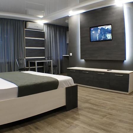 Двухкомнатный Люкс Центр Металлургов 19 Kr Apartments كريفوي روغ المظهر الخارجي الصورة