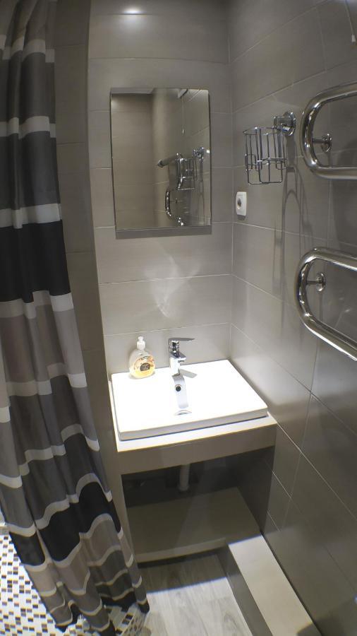 Двухкомнатный Люкс Центр Металлургов 19 Kr Apartments كريفوي روغ المظهر الخارجي الصورة